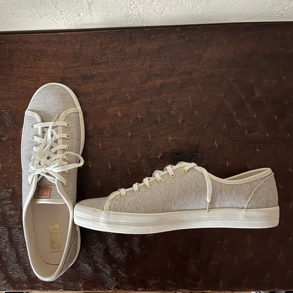 Brand new women’s  Keds Softerra size 10